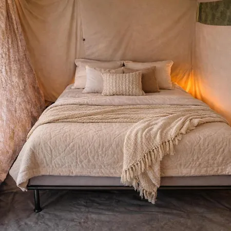 Glamping Bravatents *